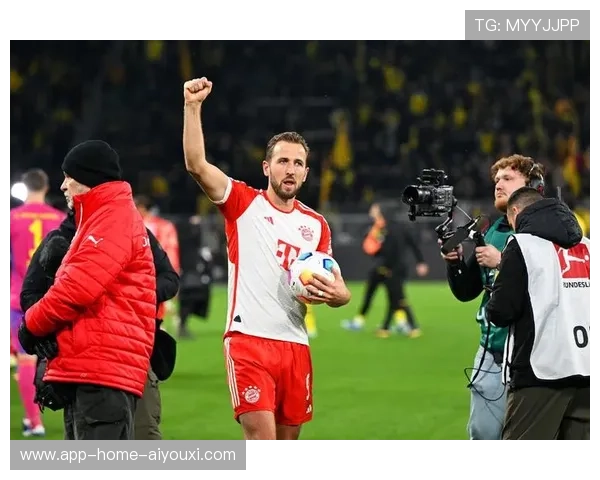 曼联替补帽子戏法震惊赛场