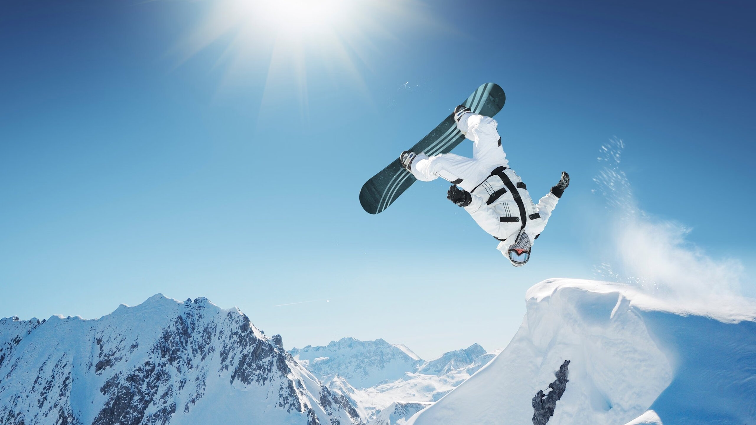 城市越野跑+健身房力量双项赛 室外爬坡后直奔杠铃区