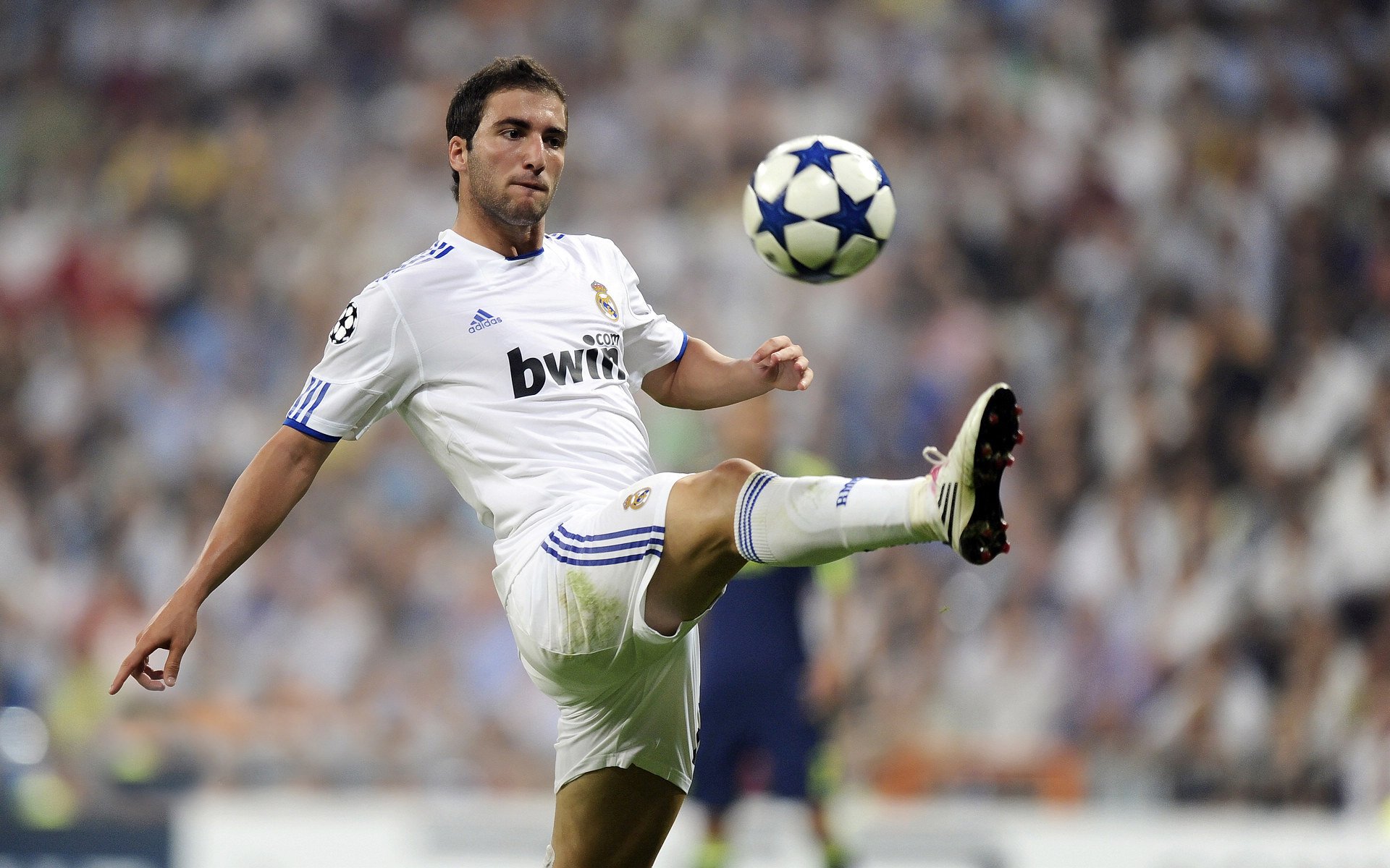 退役老将VS少年新星表演赛 经验与活力在同一场较量